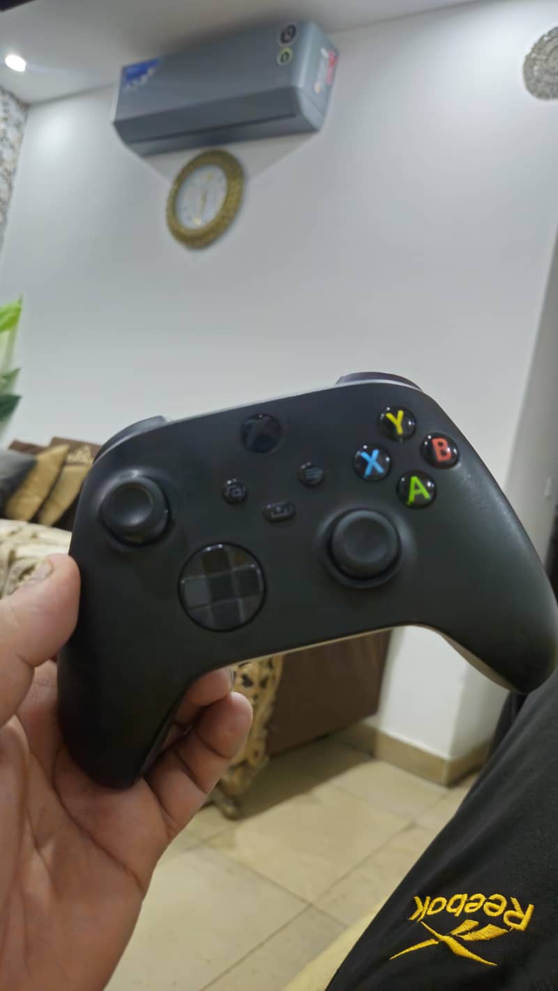 Xbox series x controller 4