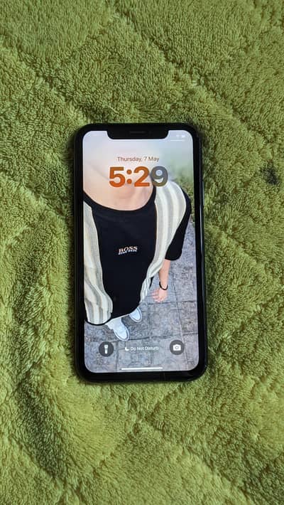 iphone xr (factory unlocked)