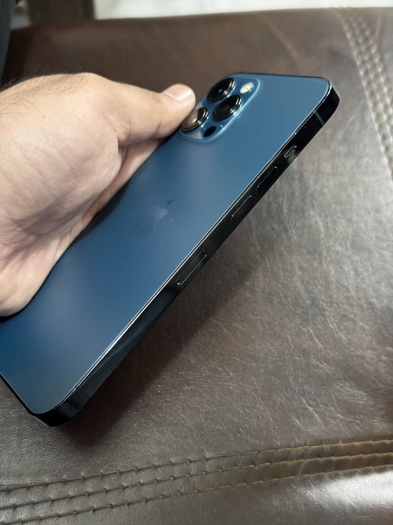 iPhone 12 pro max 4