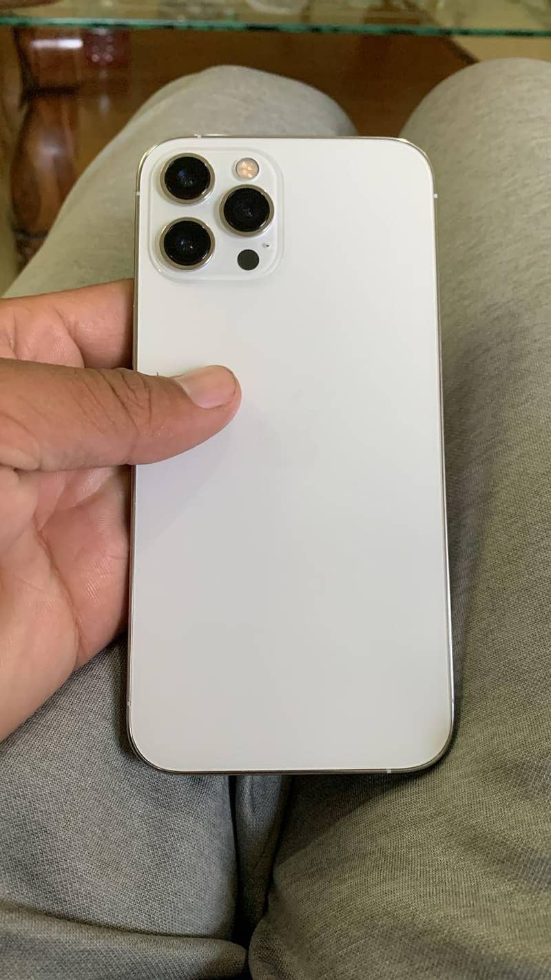 Apple 12Pro Max 0