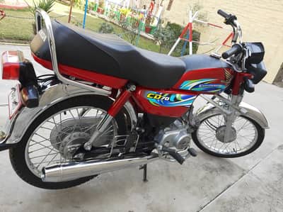 A brand new condition honda cd70 for sale.