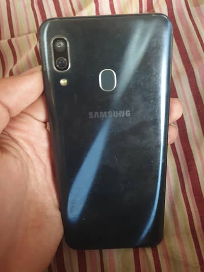 Samsung A30 Officiap pta 4/64