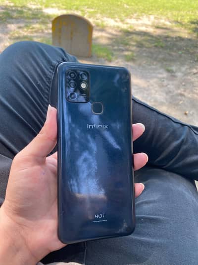 Infinix Hot 10 4/64GB. . . screen damage from down side but works well