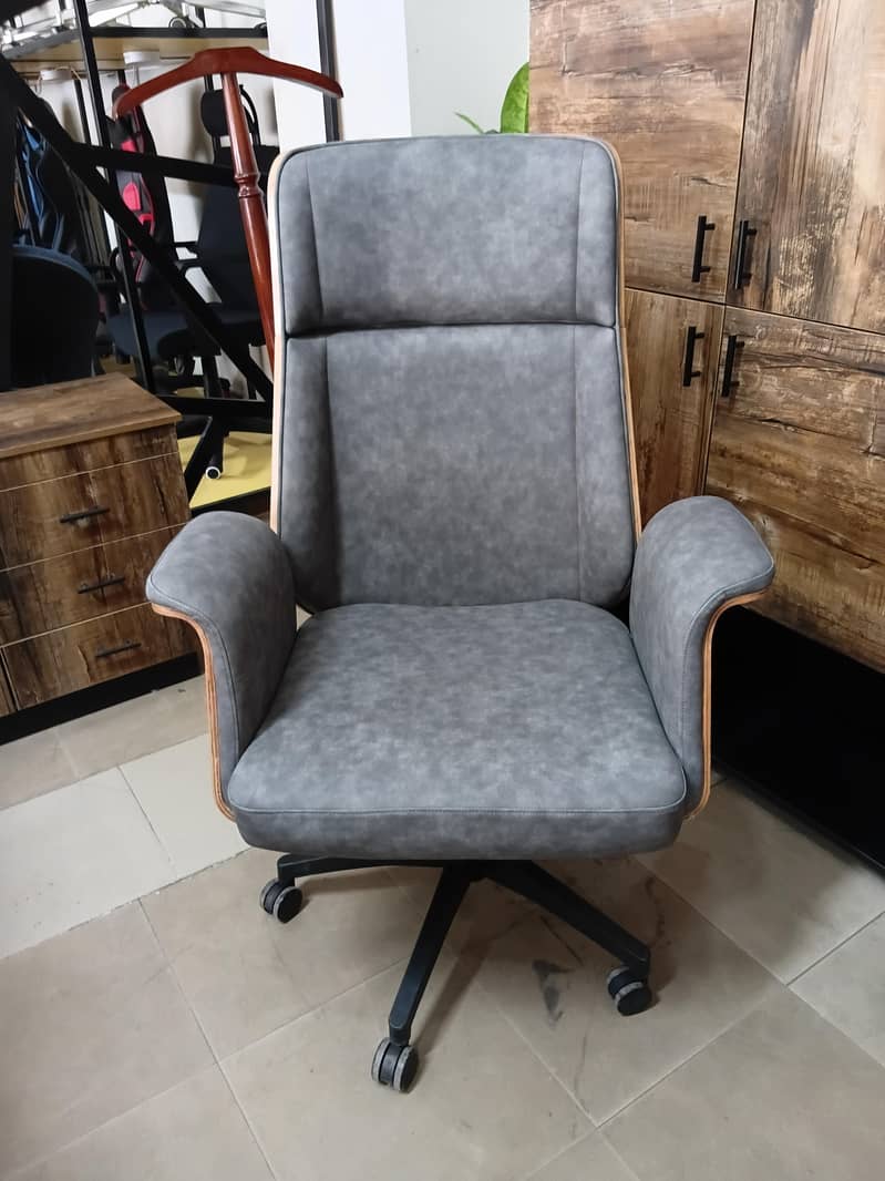Executive Chairs 15