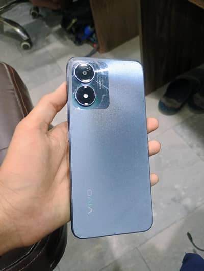 vivo y02s  with box Sale only protector broken