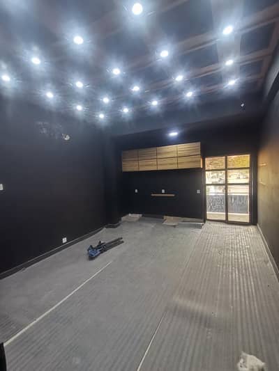 commercial road portion available for rent Gulshan e iqbal block 5
