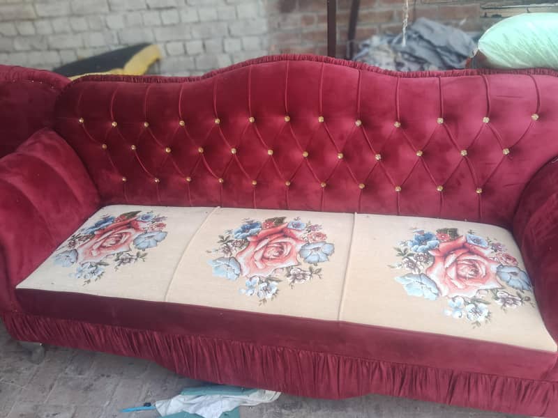 5 seeter sofa 0