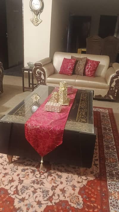 senter table. 3  and fridge