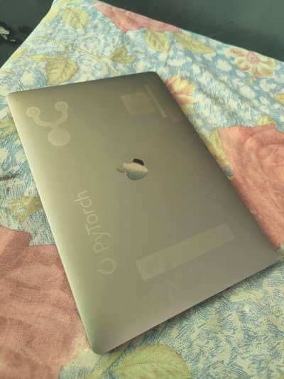 Apple Macbook pro 2016 {16/512}