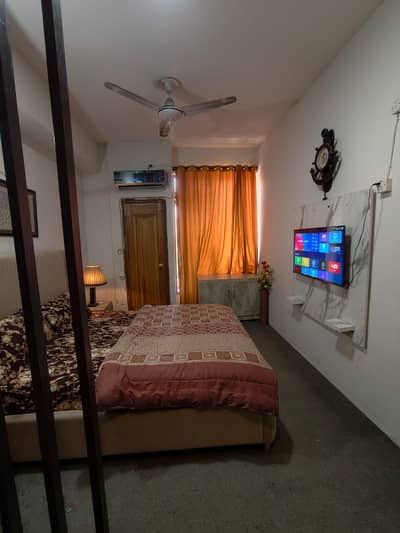 Furnished Studio Available For Monthly Rent