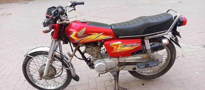 Honda CG 125 Excellent Condition – Smooth Engine | Genuine Bike