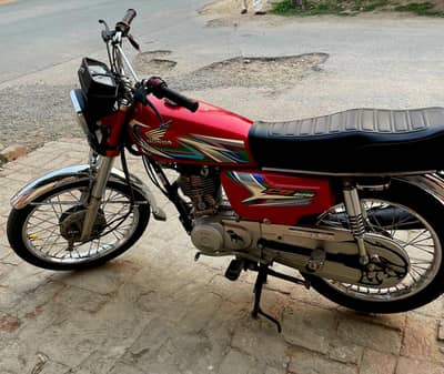 HONDA 125 RED