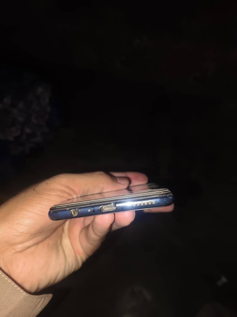 Vivo v21e 4