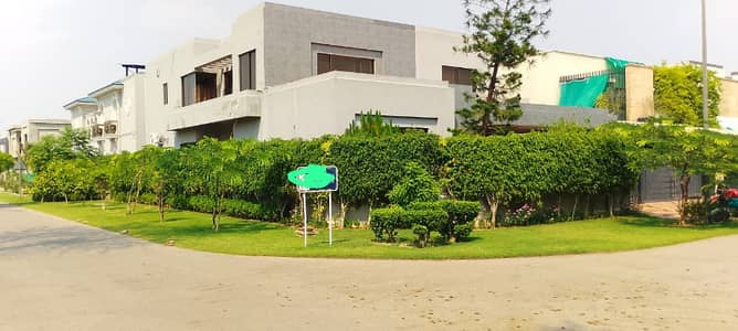 1 KANAL Beautiful Upper Portion Lower Locked For Rent In DHA Phase 5 Block A