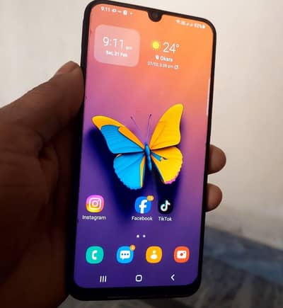 Samsung A30 4/64 official pta