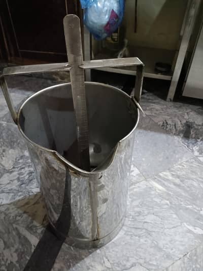 Milk Measure + Can