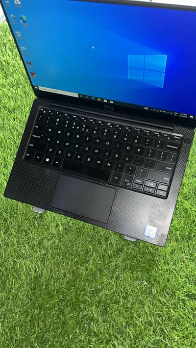 Dell XPS 13 9370 core i5 8th gen 8gb ram ssd