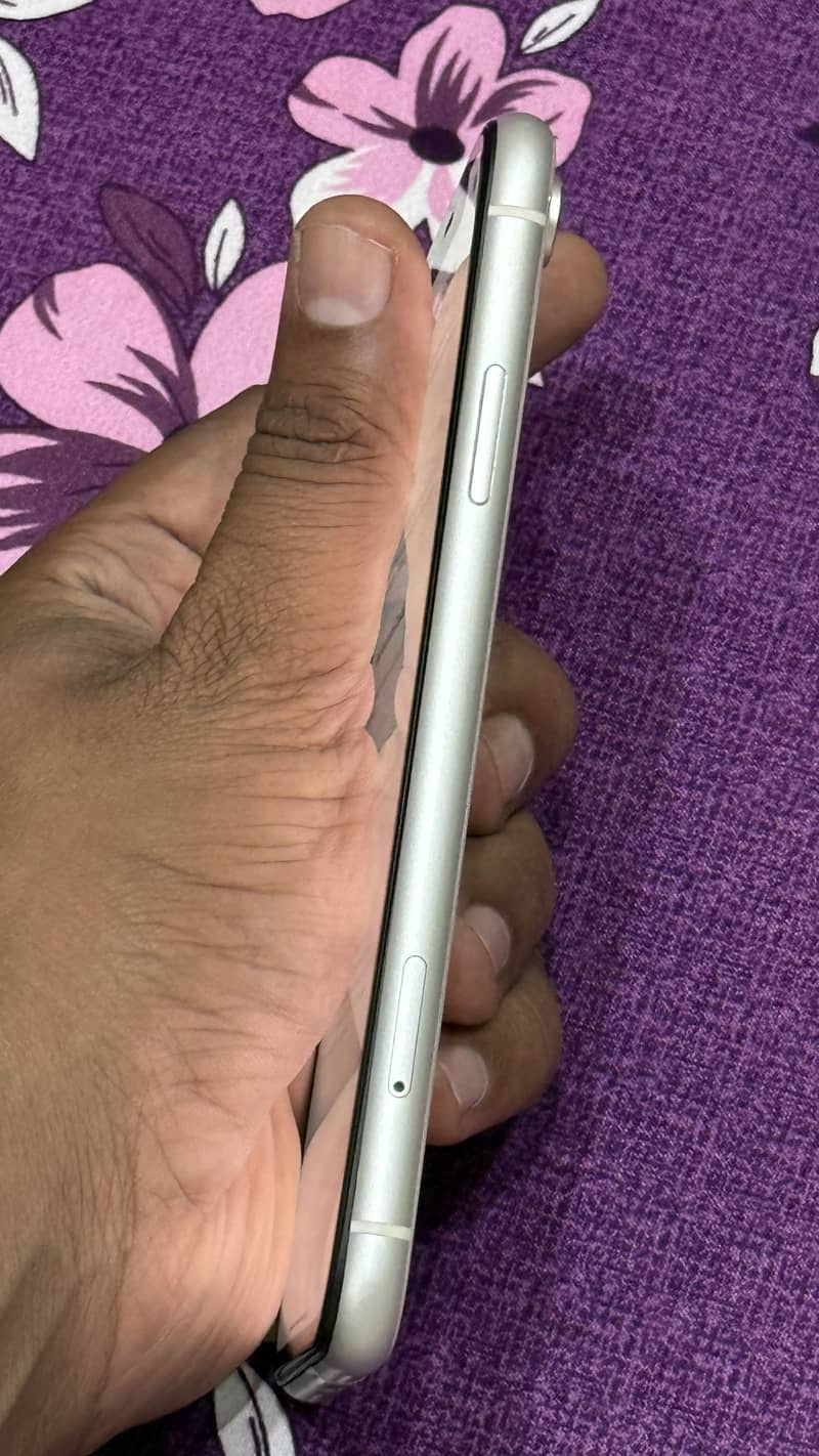 IPHONE XR 5
