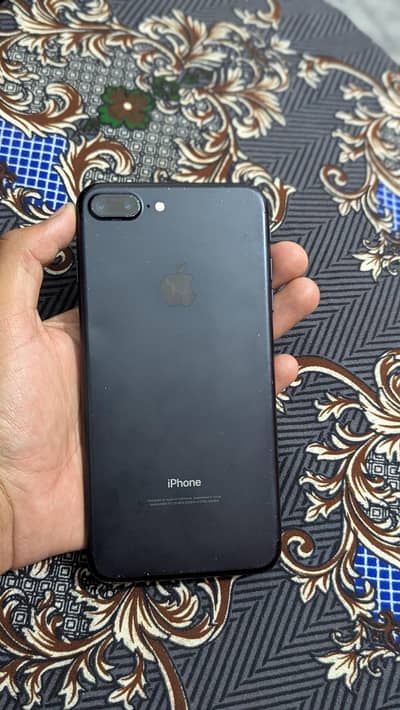 Iphone 7+ 32 GB. . .