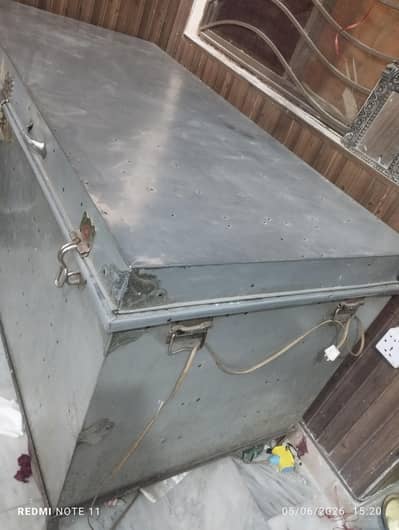 Storage Box 6Feet Length 3Feet Width 2.75Feet Height