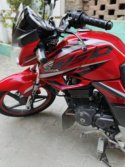 Honda. CB 150 F