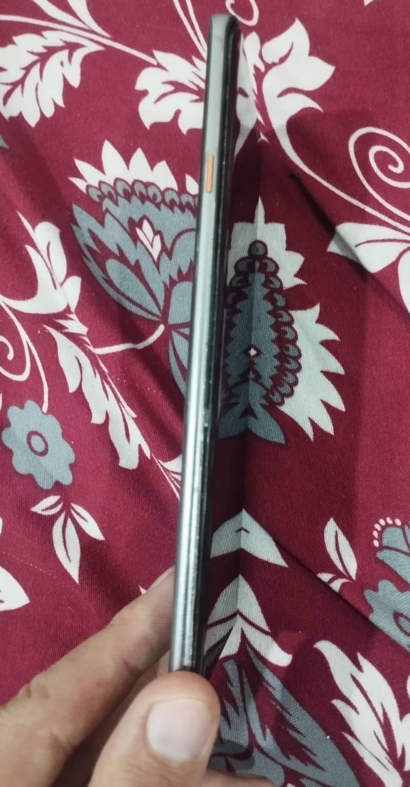 Techno Camon 40 Pro 2