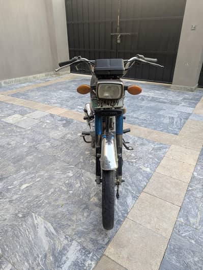 United UD 125
