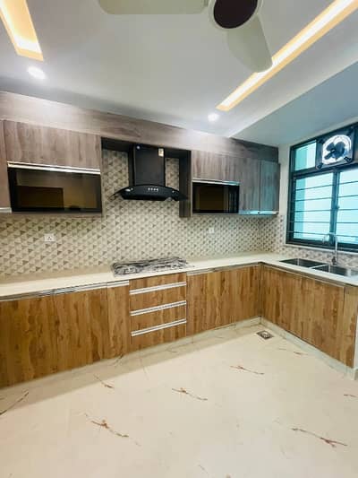 Beautiful Luxury Apartment Available For Rent In Askari 10 SEC S Lahore   Near To Park  Near to Masjid