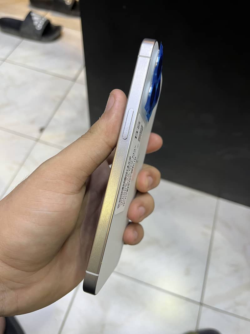 iphone 15 pro max 3