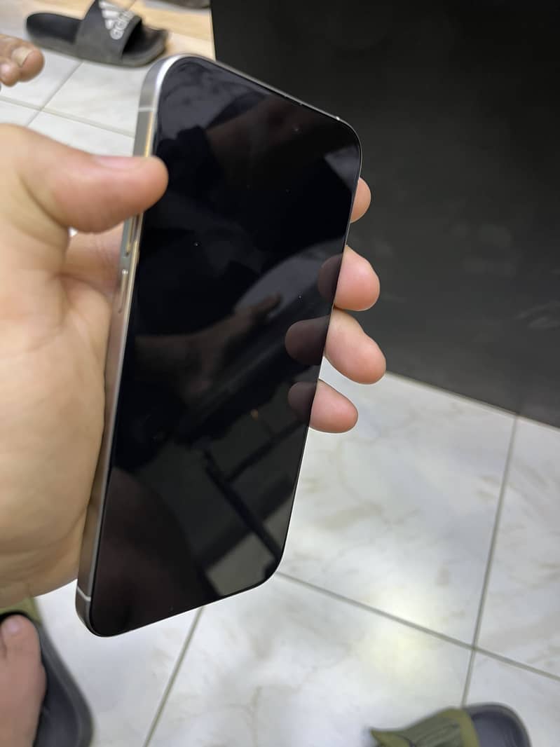 iphone 15 pro max 4