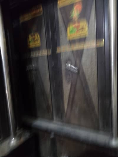 3 doors Almari