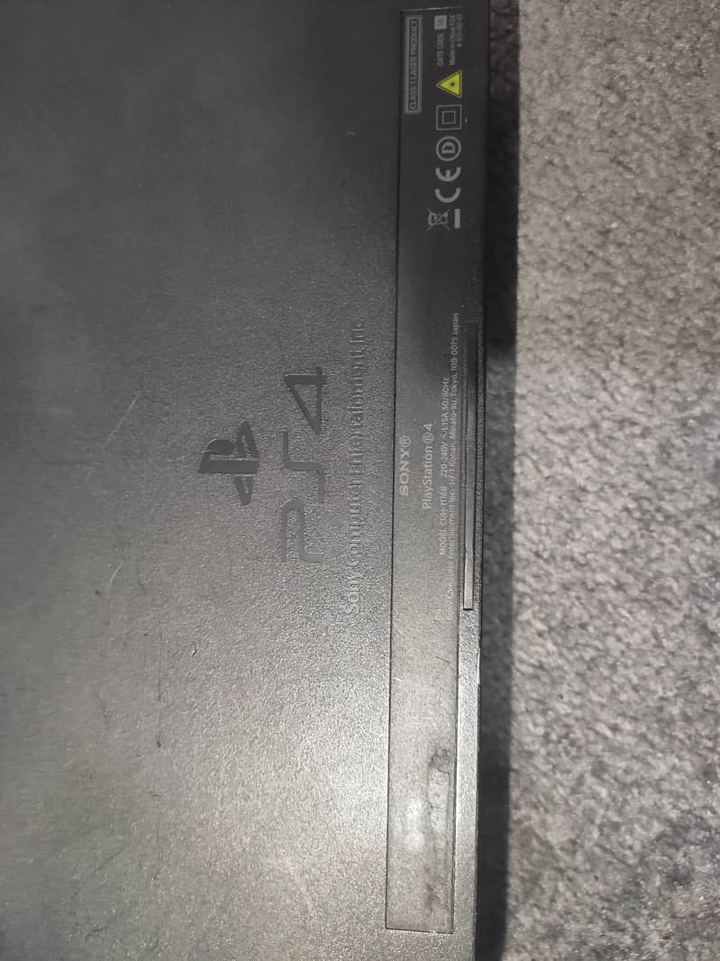 Ps4 complete set | 2 controllers, console, 1 game 9