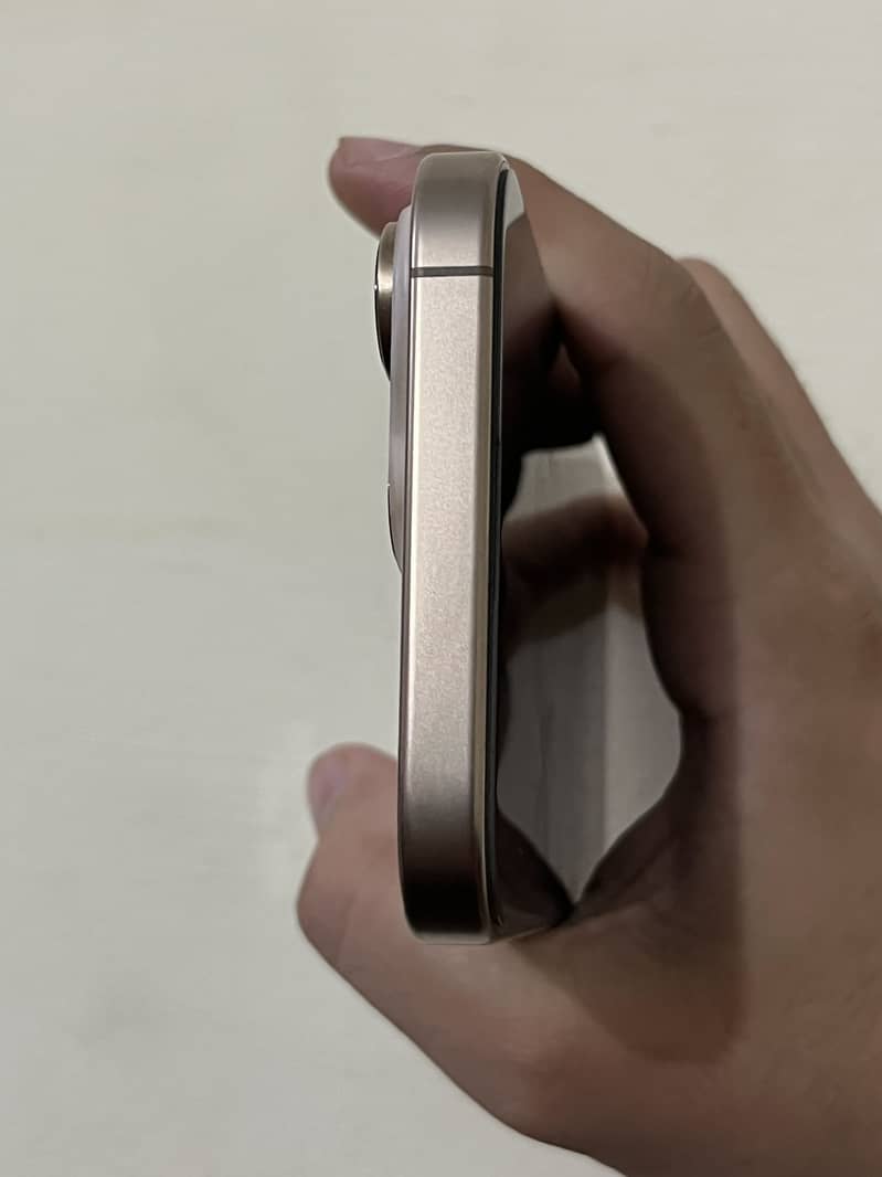 iPhone 16 pro max 2