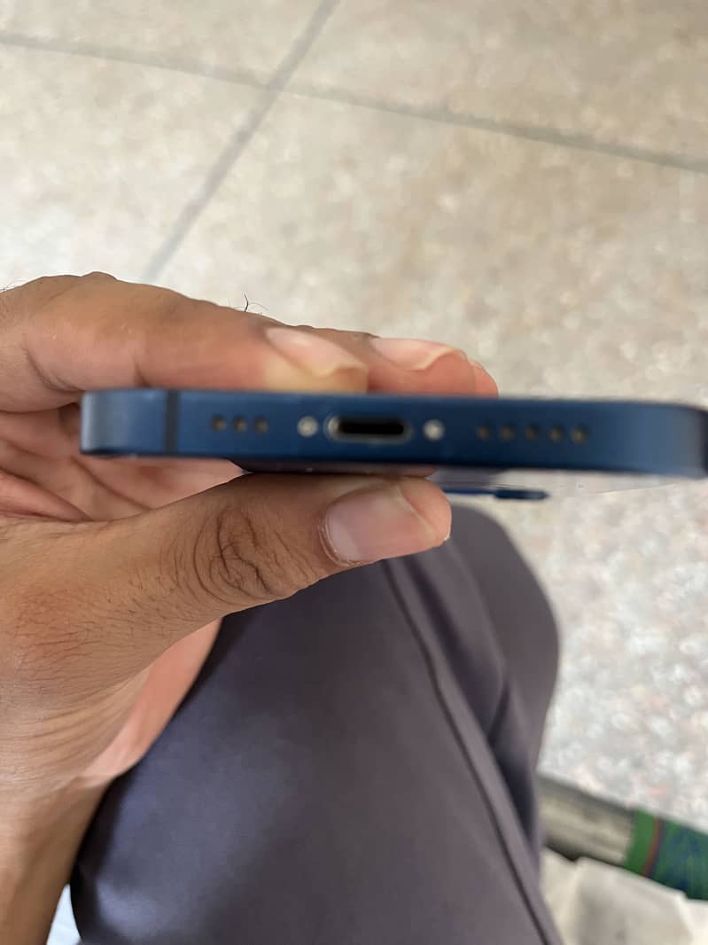iPhone 12 5
