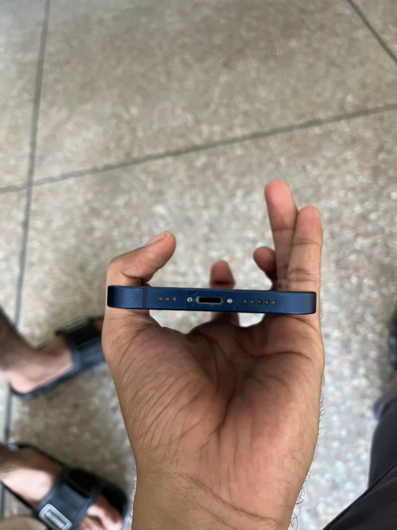 iPhone 12 7