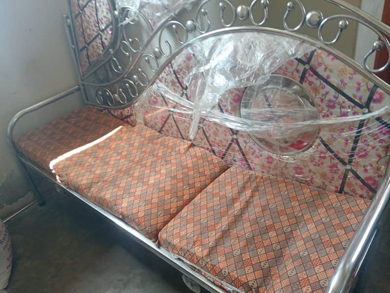 bed aur sofa set 3