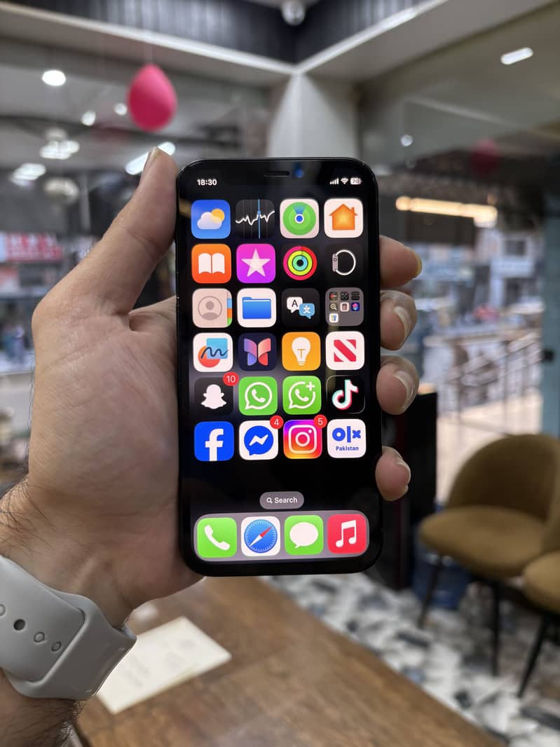 iPhone 12 mini 0