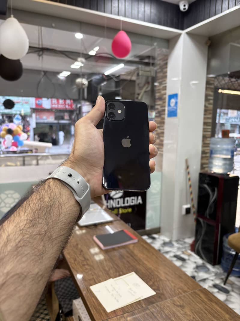 iPhone 12 mini 1