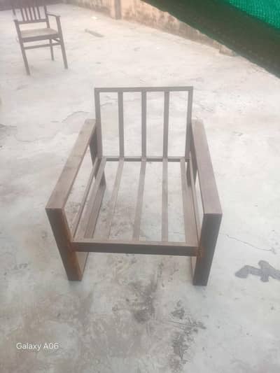 4 pcs iron sofa new ready krwaye ha abi paint b nai krwaya