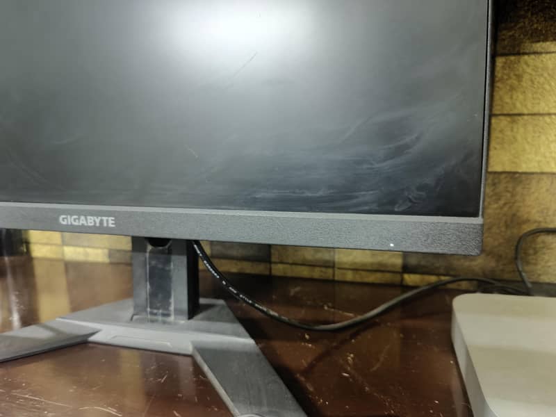 Gigabyte g24f 2