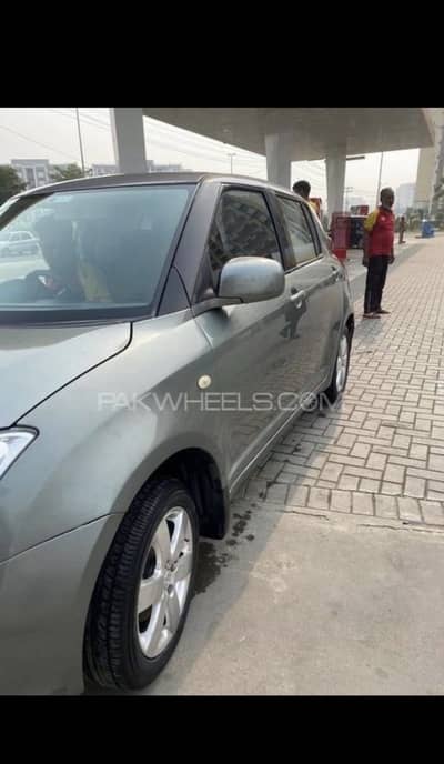 Suzuki Swift 1.3 DLX