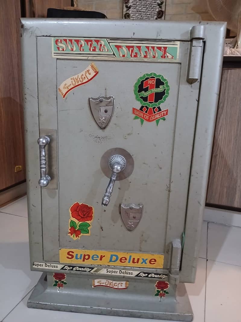 Safe Locker 0