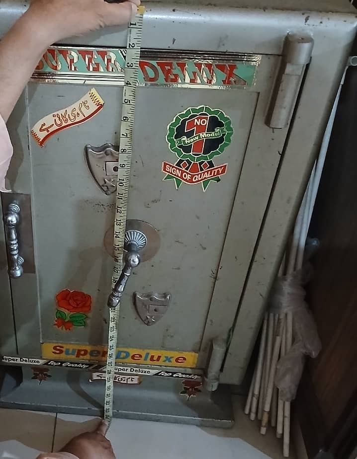 Safe Locker 6