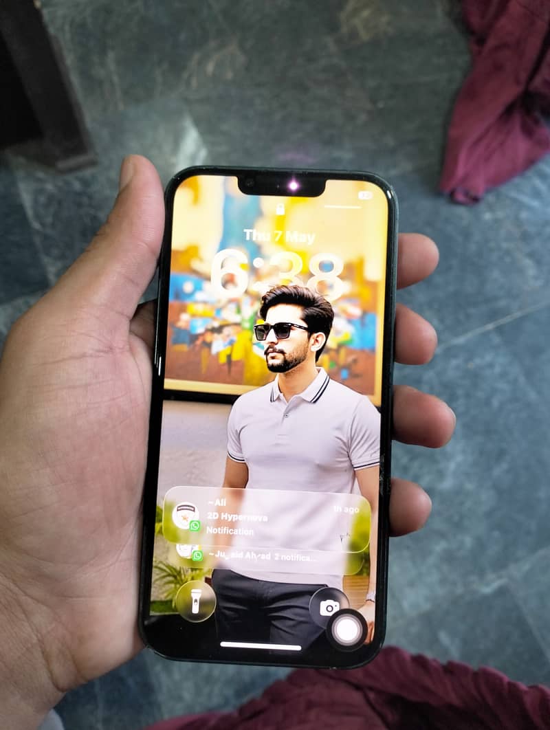 Apple iPhone 13 0