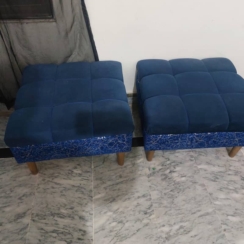 couch with 2 stools 1