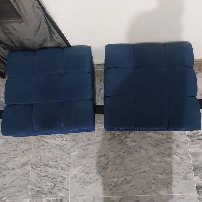 couch with 2 stools 3