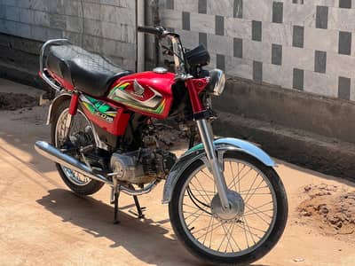 Honda CD70 2022