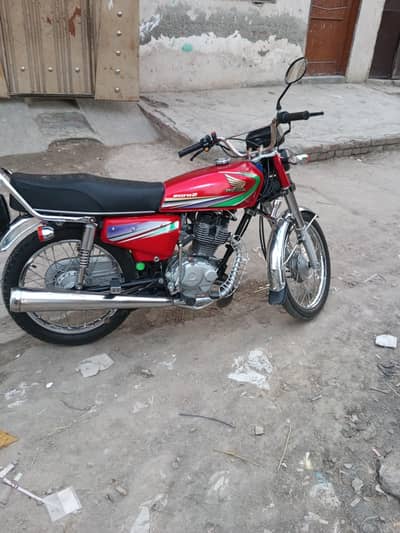 all ok bike new tirye 2 no garare set new eng ok wiring all ok new bat