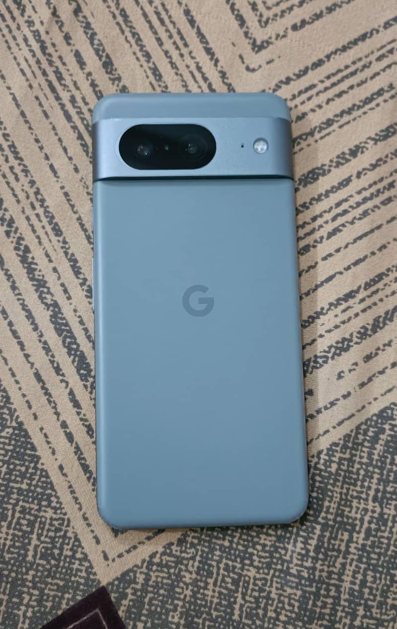 Pixel 8 (8/128) 0
