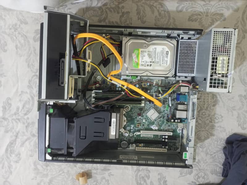 hp desktop cpu  complete computer setup with wires 5